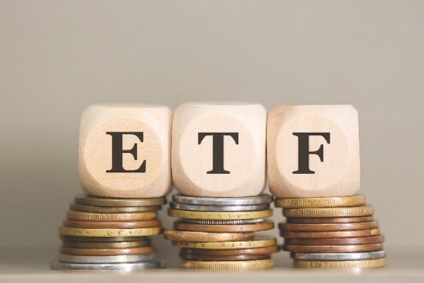 最新ETF配息排行，教你选出高收益稳现金流标的!